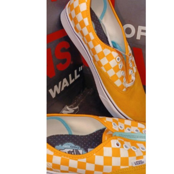 Vans Comfycush Authentic Checkered Zinnia/True White Men's 11.5 VN0A3WM7VNC